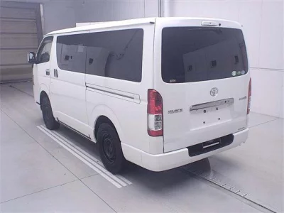 TOYOTA HIACE VAN