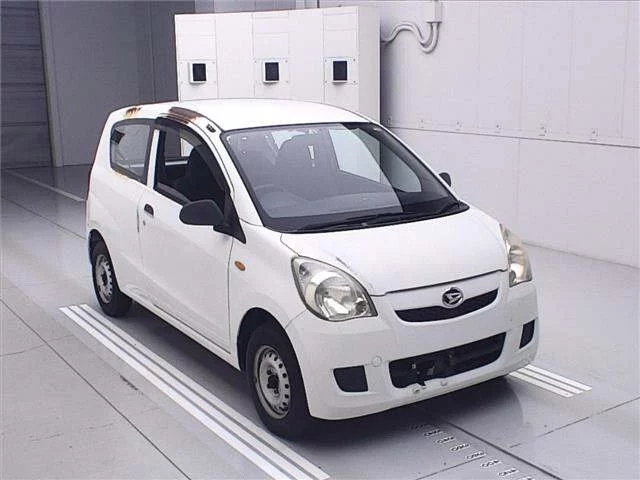 Daihatsu Mira 2010