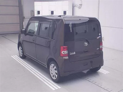 TOYOTA PIXIS SPACE