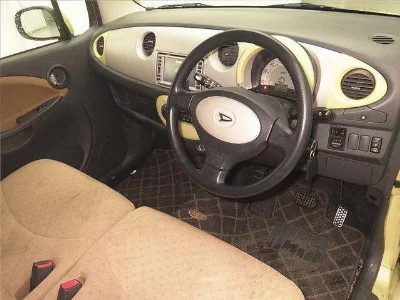 DAIHATSU MOVE LATTE