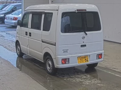 NISSAN CLIPPER VAN