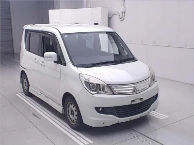 MITSUBISHI DELICA D2