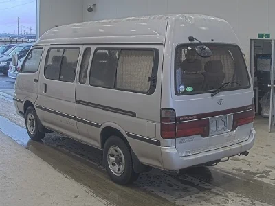 TOYOTA HIACE