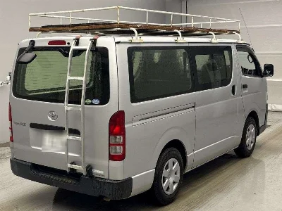TOYOTA REGIUS VAN