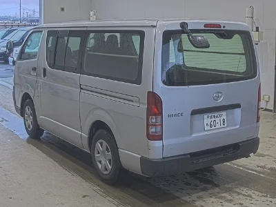 TOYOTA HIACE VAN