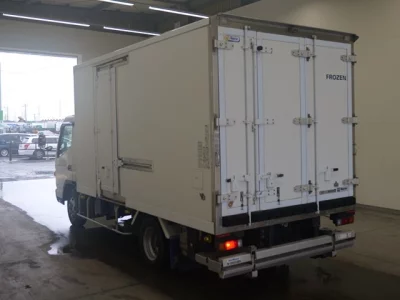 MITSUBISHI CANTER