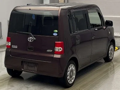 TOYOTA PIXIS SPACE