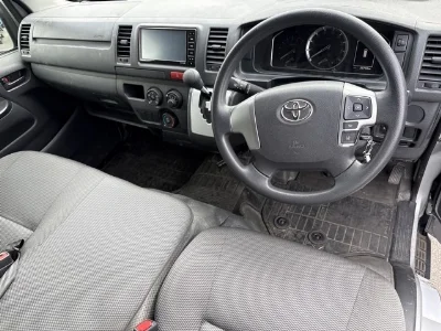 TOYOTA HIACE VAN