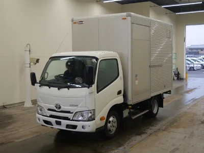TOYOTA DYNA