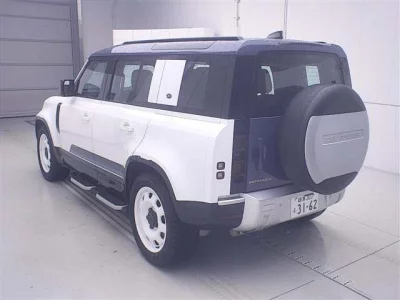 LAND ROVER DEFENDER