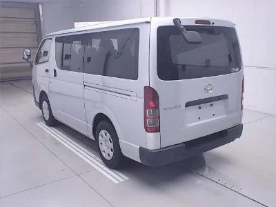 TOYOTA REGIUS ACE VAN