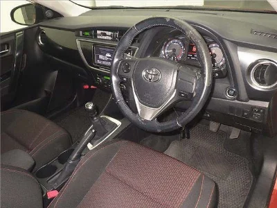 TOYOTA AURIS