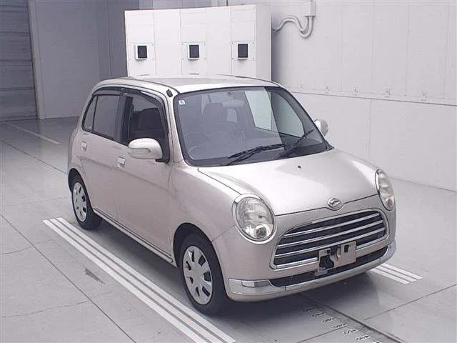 Daihatsu Mira 2005