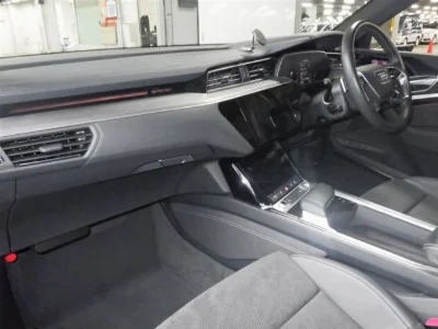 AUDI E-TRON SPORTBACK