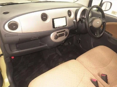 DAIHATSU MOVE LATTE