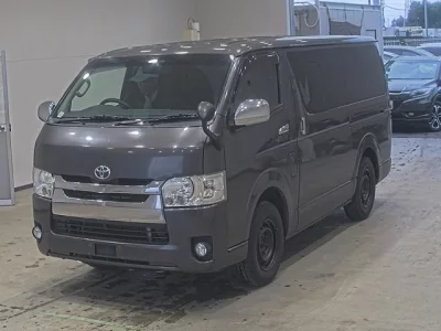 TOYOTA HIACE VAN
