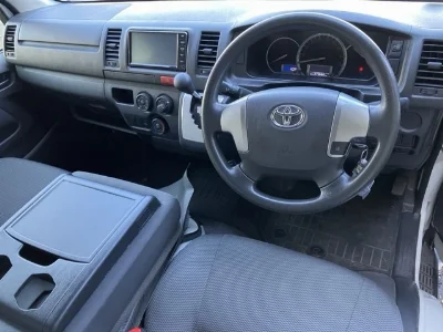 TOYOTA HIACE VAN