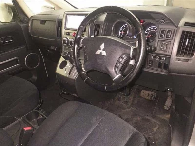 MITSUBISHI DELICA D5