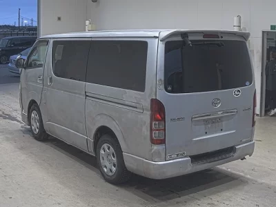 TOYOTA HIACE VAN