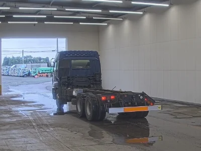 ISUZU GIGA