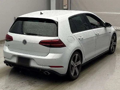 VOLKSWAGEN GOLF R