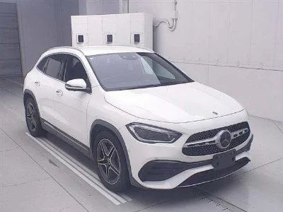 MERCEDES BENZ GLA