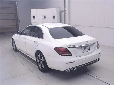 MERCEDES BENZ E CLASS