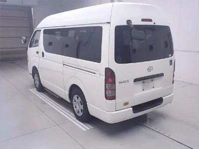 TOYOTA HIACE VAN