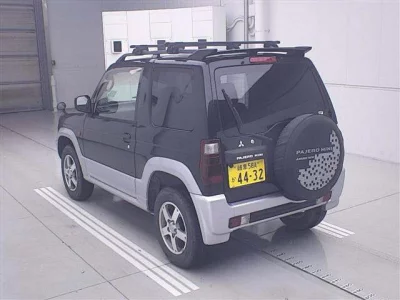 MITSUBISHI PAJERO MINI