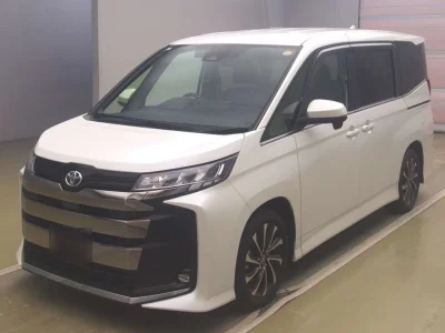 TOYOTA NOAH