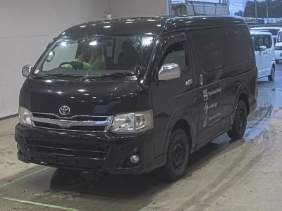 TOYOTA HIACE