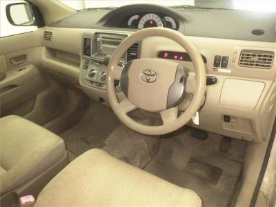 TOYOTA RAUM