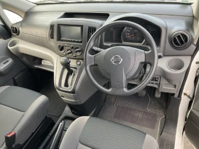 NISSAN NV200
