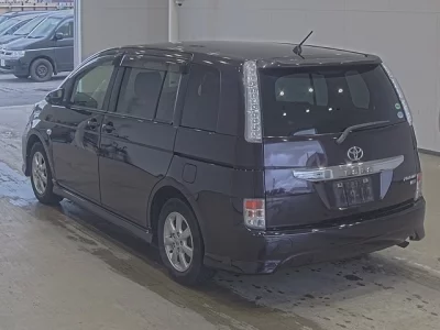 TOYOTA ISIS