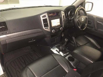 MITSUBISHI PAJERO
