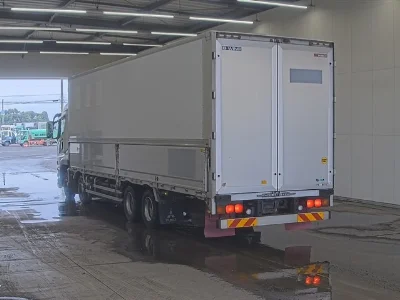MITSUBISHI FUSO SUPER GREAT