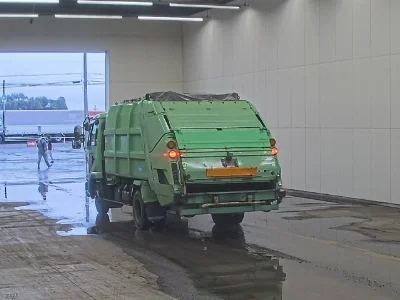 NISSAN UD