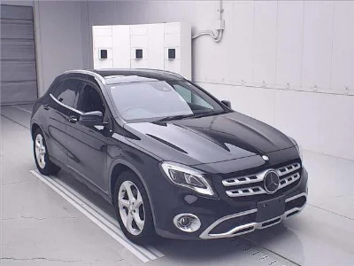 MERCEDES BENZ GLA