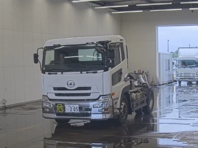 NISSAN UD