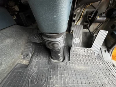 NISSAN DIESEL (UD) BIG THUMB