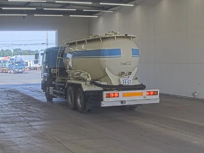 ISUZU GIGA