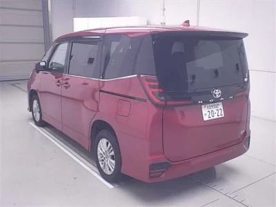 TOYOTA NOAH
