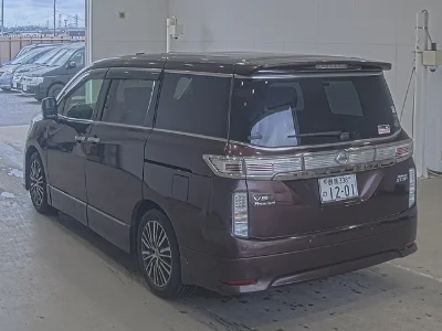 NISSAN ELGRAND