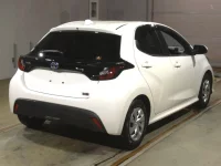 Цена авто Toyota Yaris с аукционов Японии, номер кузова MXPH10, пробег 26 000, оценка 7