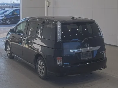 TOYOTA ISIS