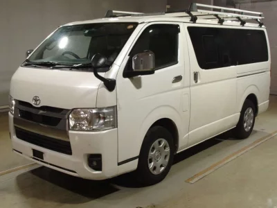 TOYOTA HIACE VAN