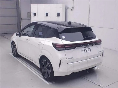 NISSAN AURA