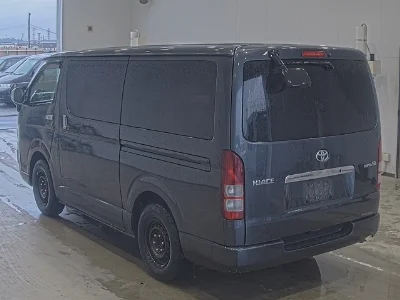 TOYOTA HIACE VAN