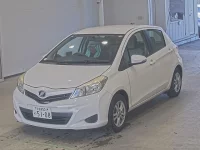 Цена авто Toyota Vitz с аукционов Японии, номер кузова KSP130, пробег 180 000, оценка 2