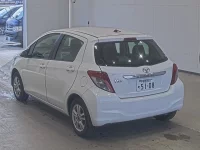 Цена авто Toyota Vitz с аукционов Японии, номер кузова KSP130, пробег 180 000, оценка 2